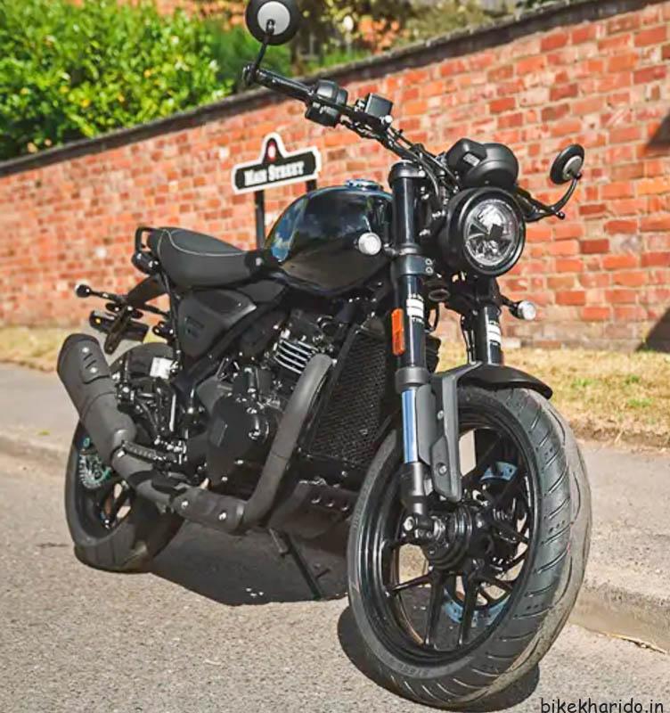 2023-bajaj triumph
