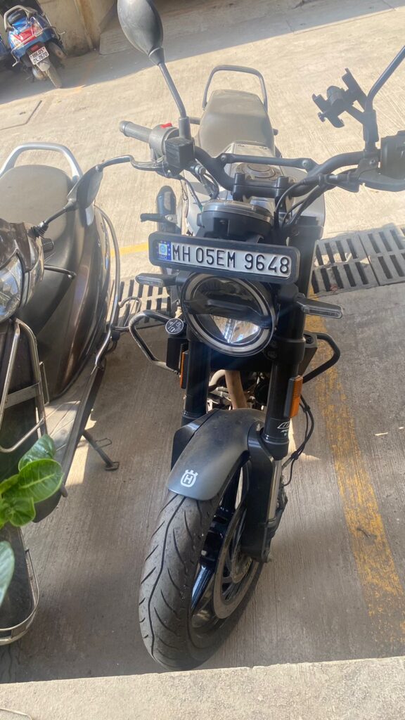 Buy Second Hand Husqvarna Motorcycles Vitpilen 250 in Mumbai | Buy Second Hand Husqvarna Bike in Mumbai