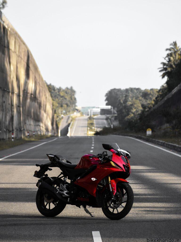 Yamaha R15 - Metallic Red - Side View