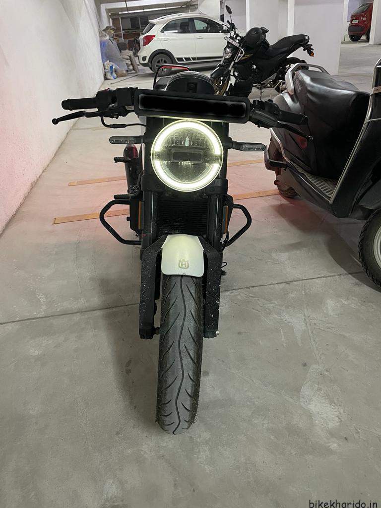 Buy Second Hand Husqvarna Motorcycles Vitpilen 250 in Hyderabad | Buy Second Hand Husqvarna Bike in Hyderabad