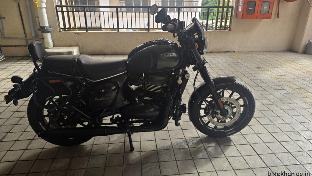 Buy Second Hand Yezdi Roadster in Pune | Buy Second Hand Yezdi Bike in Pune.